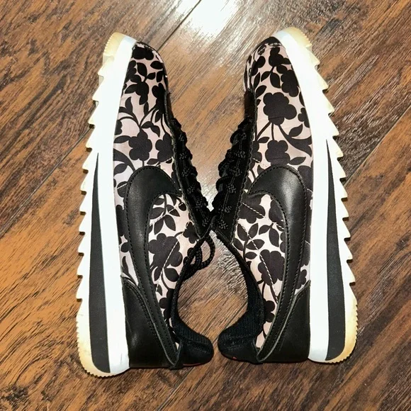 Nike Cortez Sneakers - Picture 7 of 11